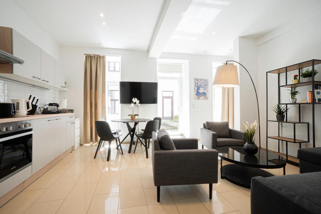 Chic Newly-Renovated Apartment Steps From Subway In Vienna'S Hernals District Exterior foto
