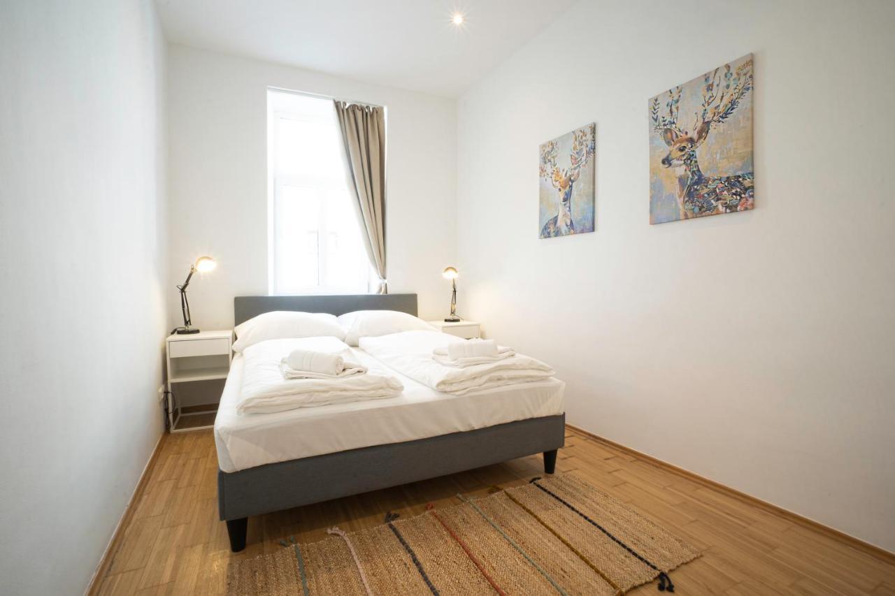 Chic Newly-Renovated Apartment Steps From Subway In Vienna'S Hernals District Exterior foto