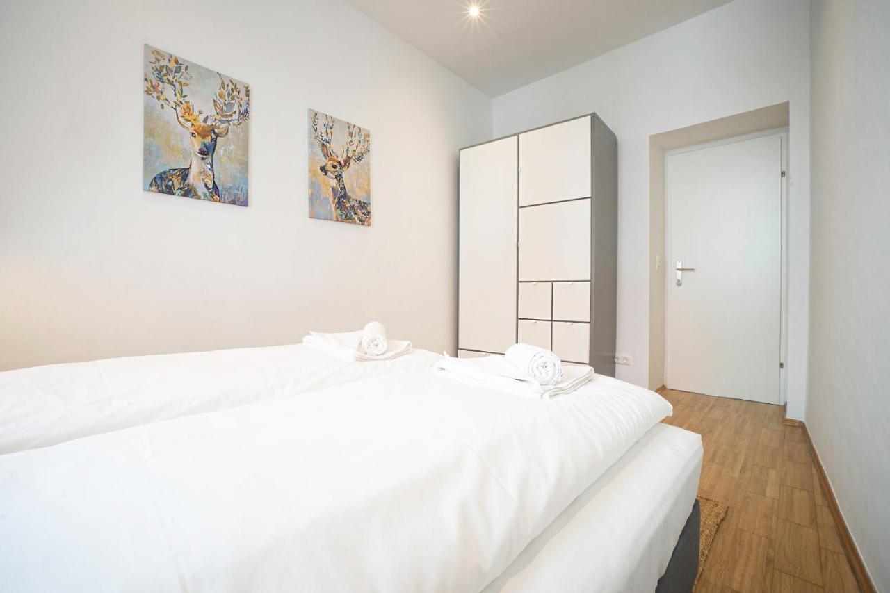 Chic Newly-Renovated Apartment Steps From Subway In Vienna'S Hernals District Exterior foto